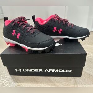 Under Armour Kids' Leadoff Low Rim JR Black & Hot Pink Cleats - NIB